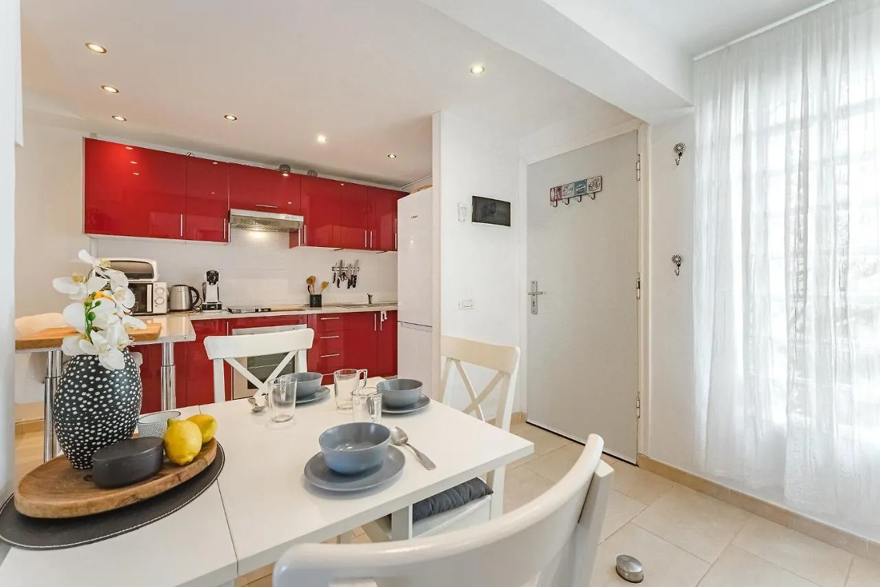 아파트 Ferienwohnung Summer Dream - Island Village 아데제